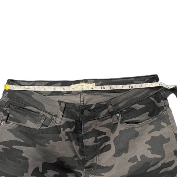 Levi Strauss 711 Original Riveted Grey Camo Jeans - Women - size W31 Petite - Picture 3 of 14